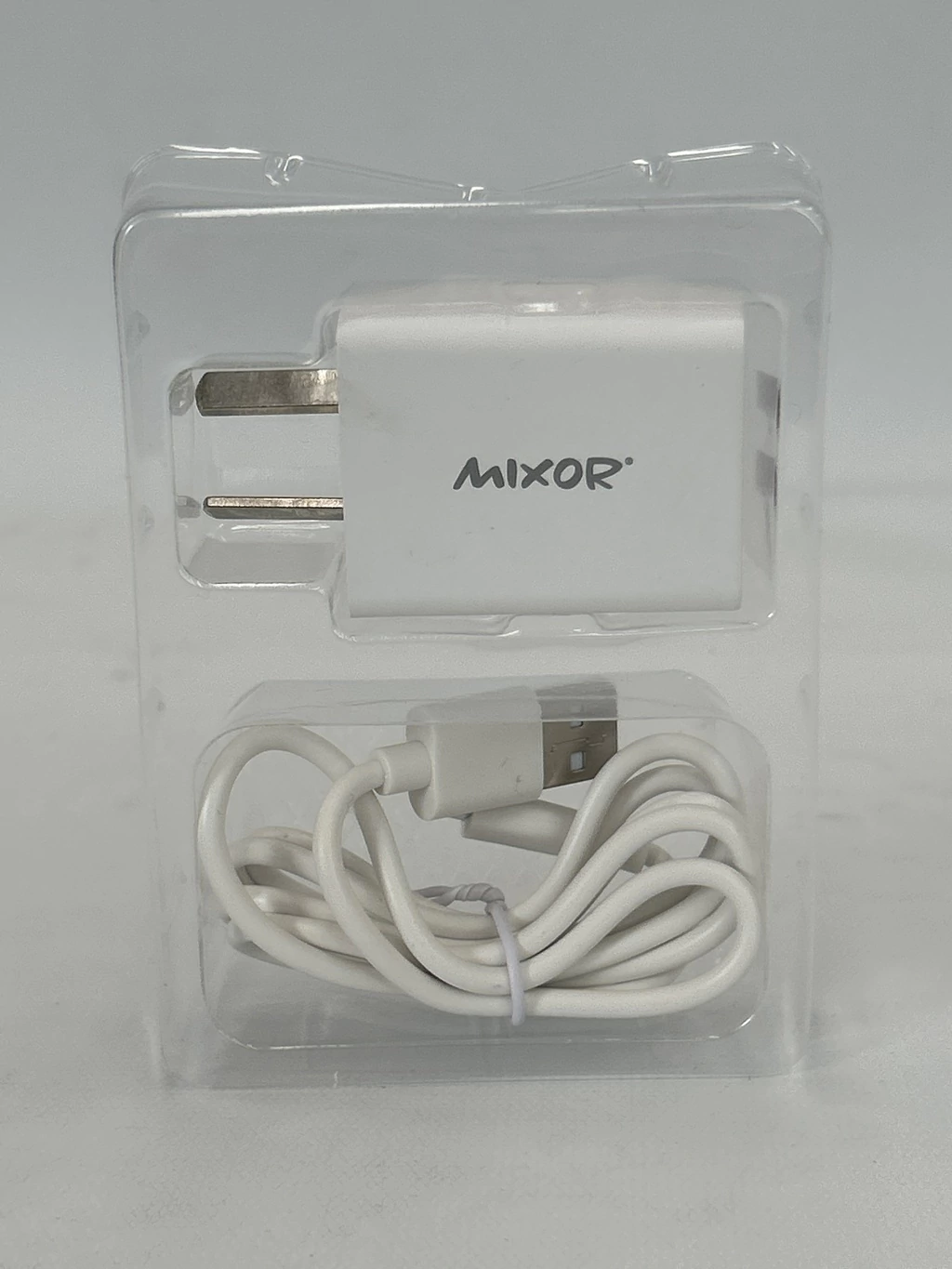Cargador 220V MIXOR - 51A - 2 USB + Cable Tipo C - QUIERO *