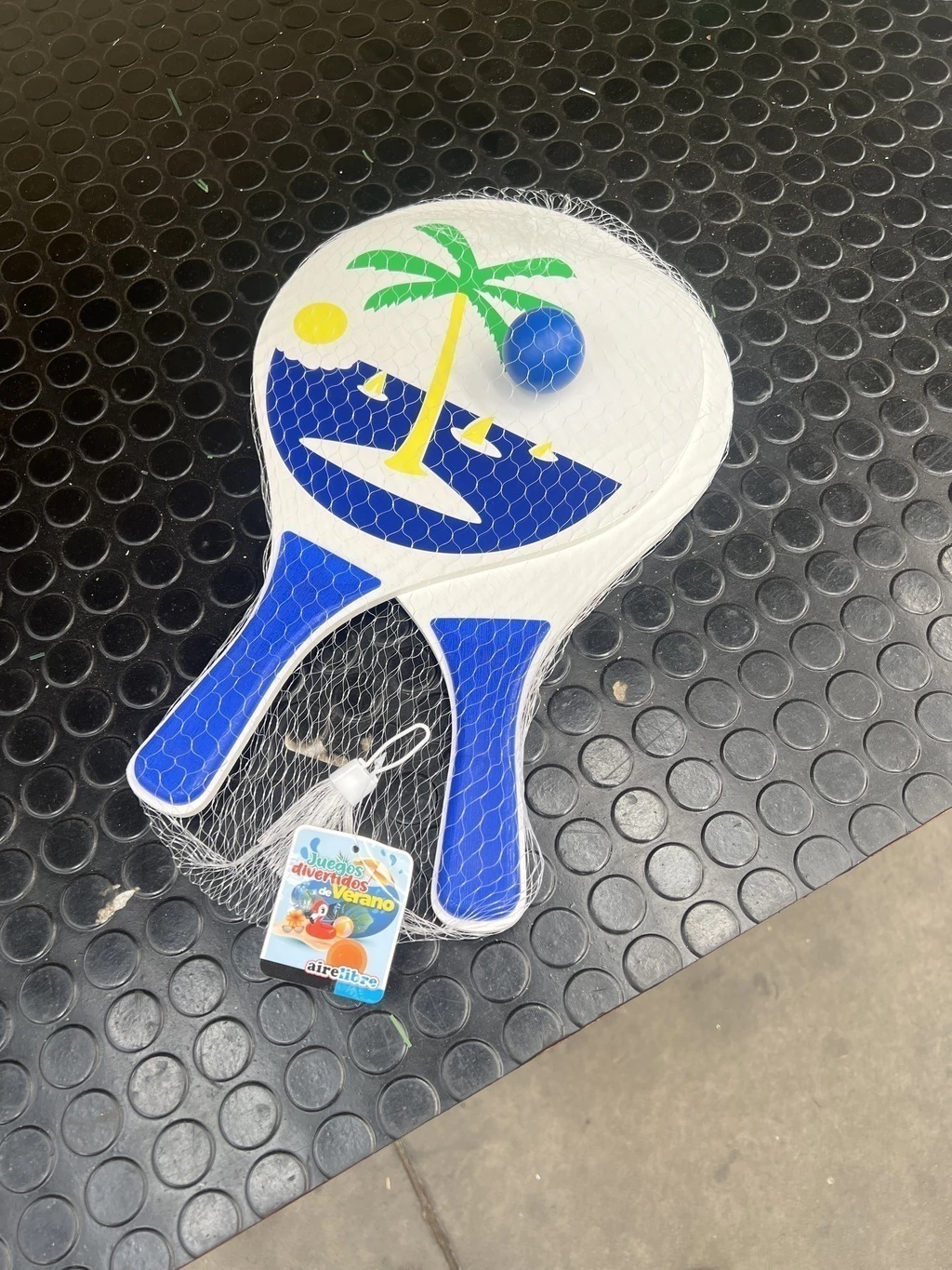 PALETA DE PLAYA CON PELOTA